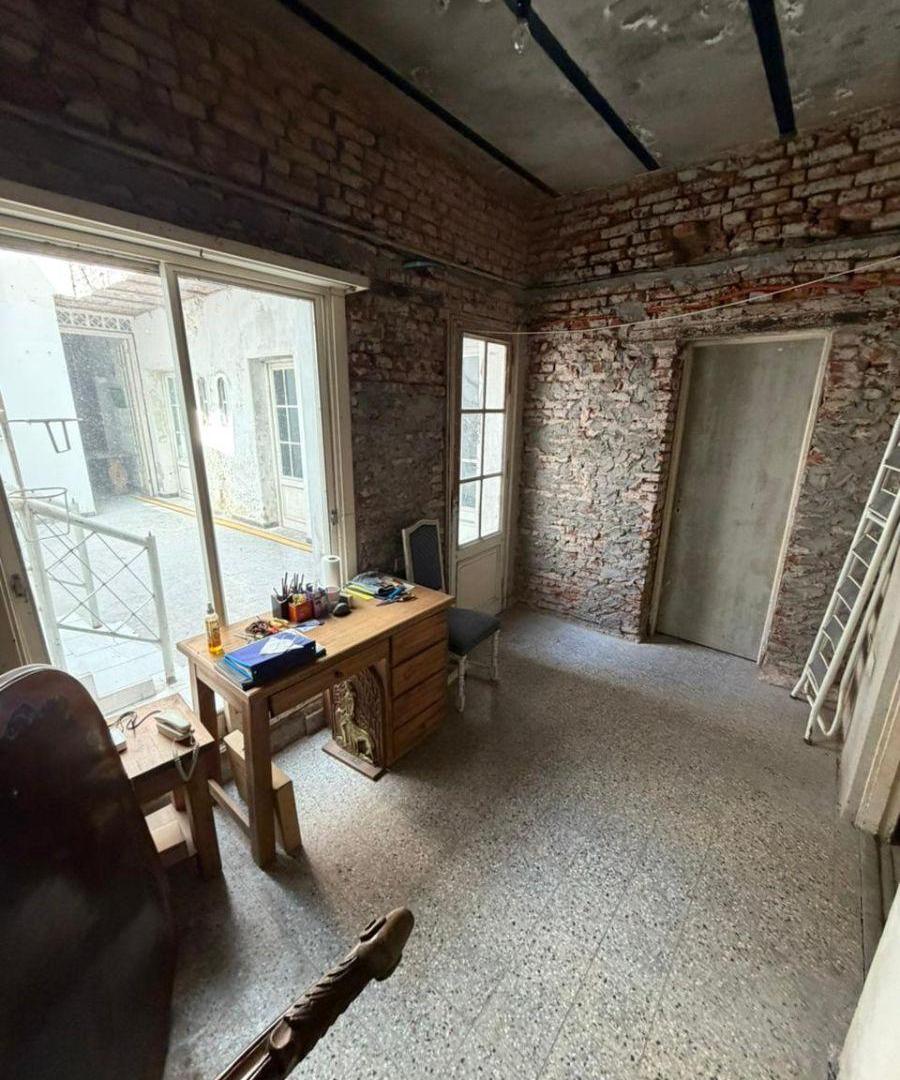 Foto de Casa antigua de 5 ambientes 250m2 2 cocinas 2 baños tza patio, imagen 3