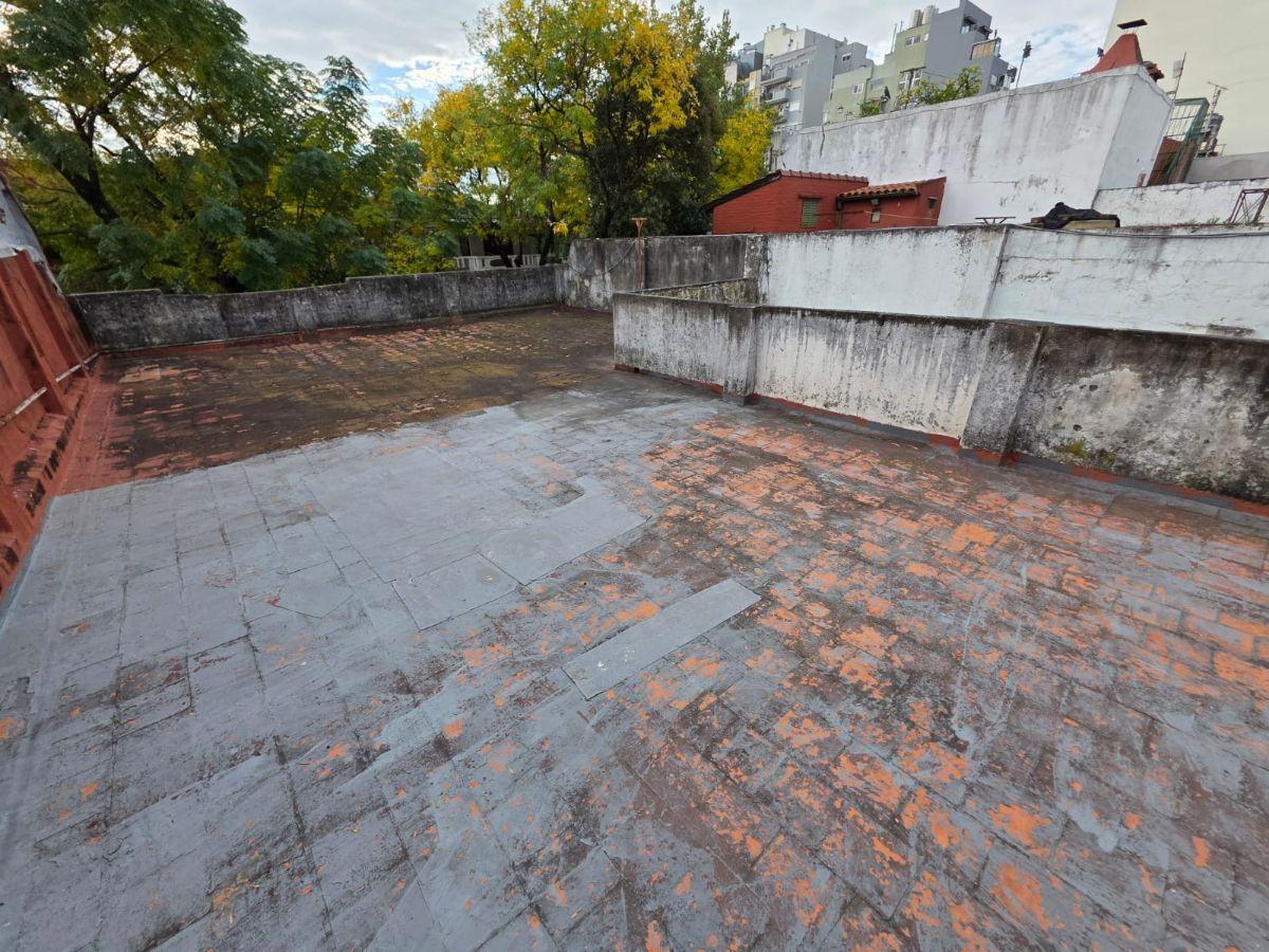 Gabriela mistral 2900-casa antigua sobre lote de 8,66x24 toda en bajos patio y terraza