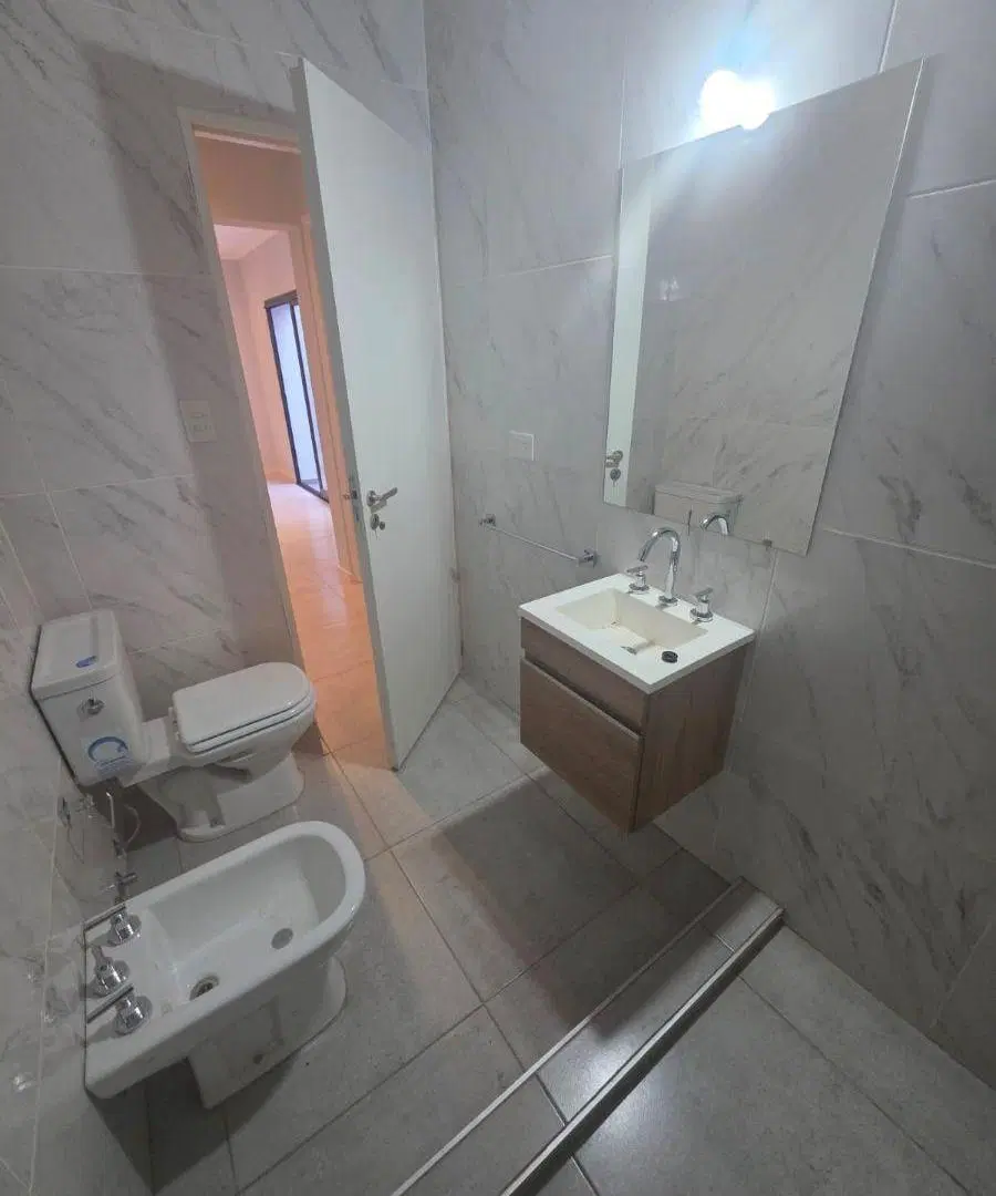 Llavallol 2700-Ph 2 ambientes con patio y terraza 107m2 5