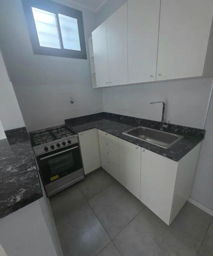 Llavallol 2700-Ph 2 ambientes con patio y terraza 107m2 3