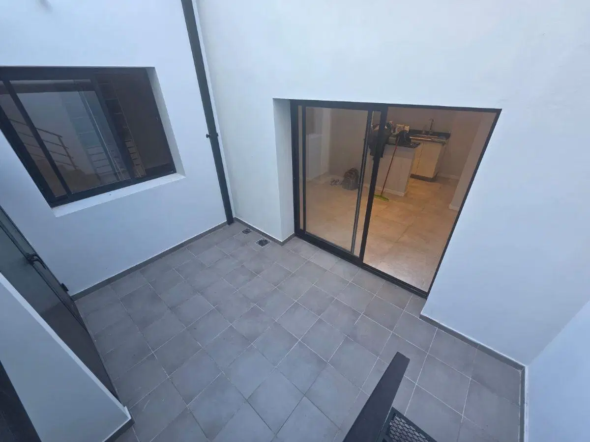 Llavallol 2700-Ph 2 ambientes con patio y terraza 107m2 4