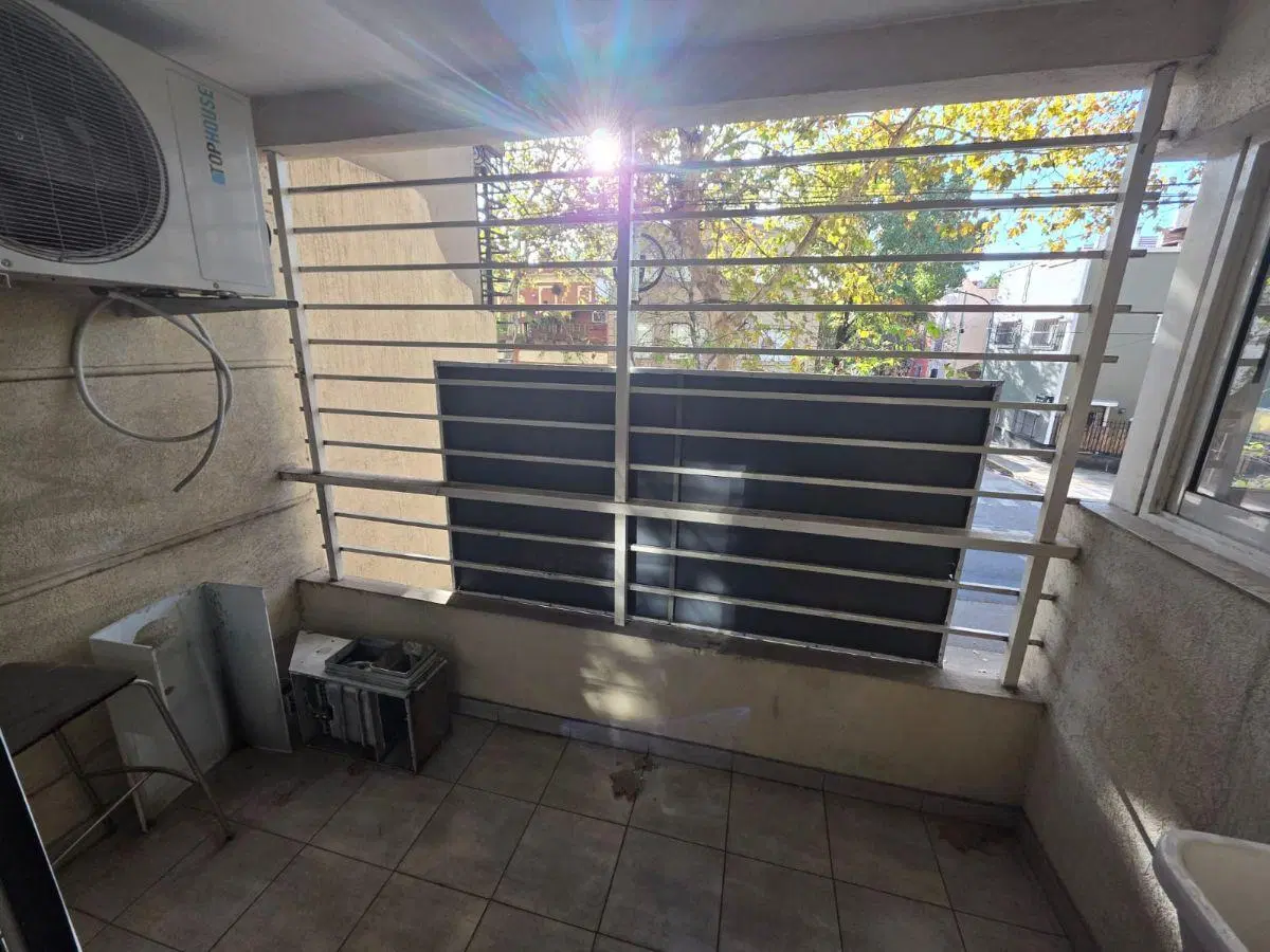Juan agustin garcia 2900-Departamento 2 y 1/2 amb semi piso frente balcon 2