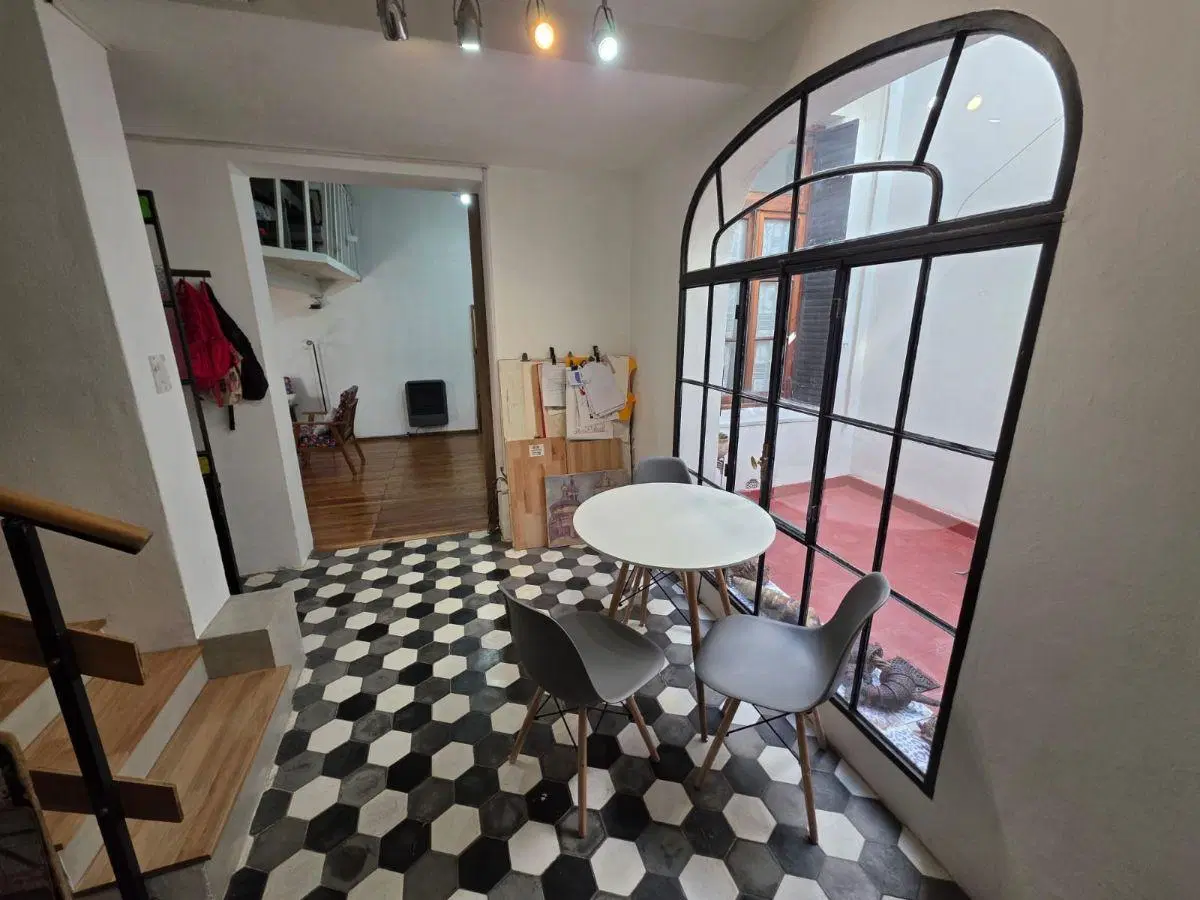 Lapacho 2200-Casa de estilo refaccionada 4 amb 3 bñs patio tza 5