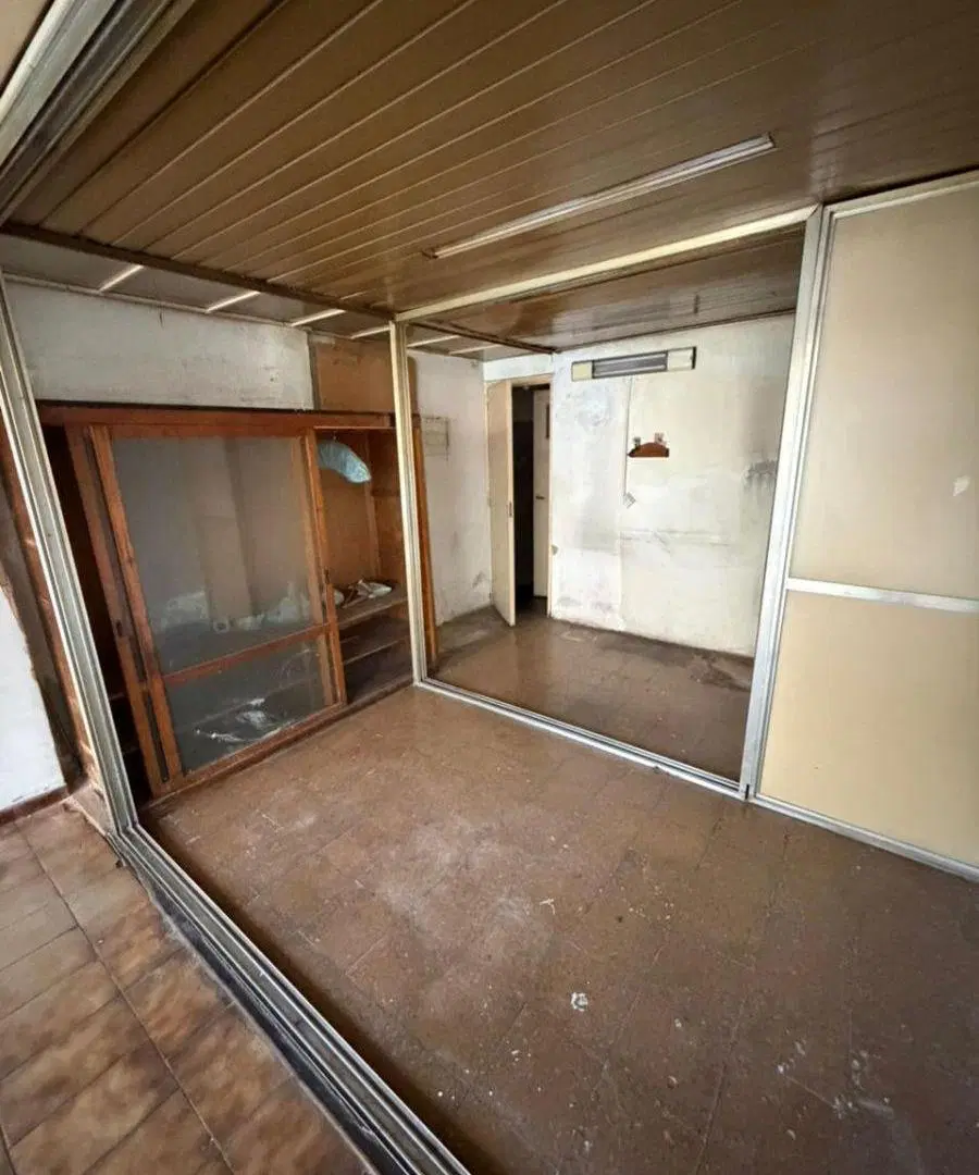Sanabria 2700-local 34m2 bajas expensas con vidriera 3