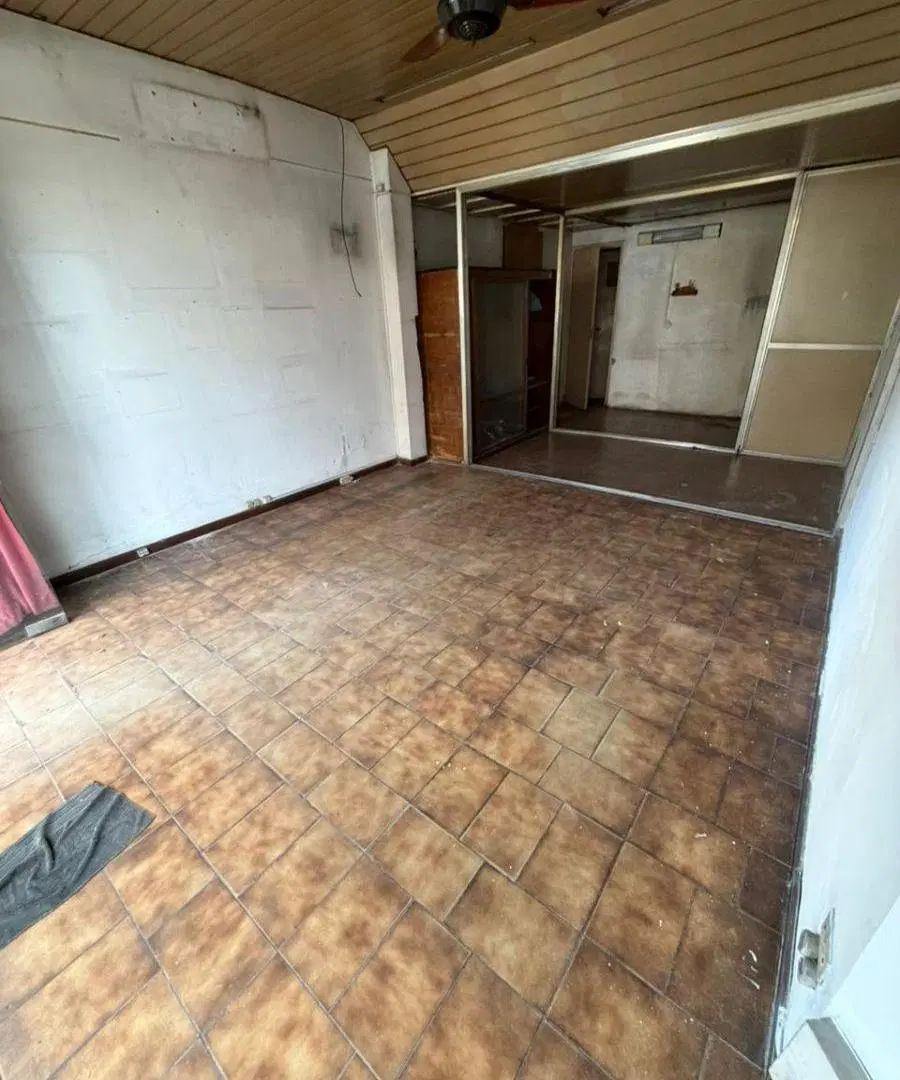 Sanabria 2700-local 34m2 bajas expensas con vidriera 5