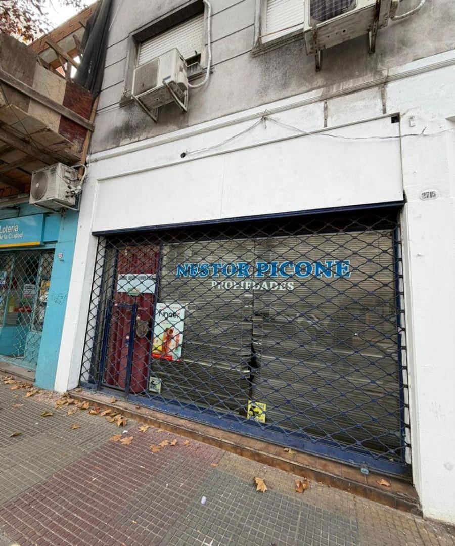 Sanabria 2700-local 34m2 bajas expensas con vidriera