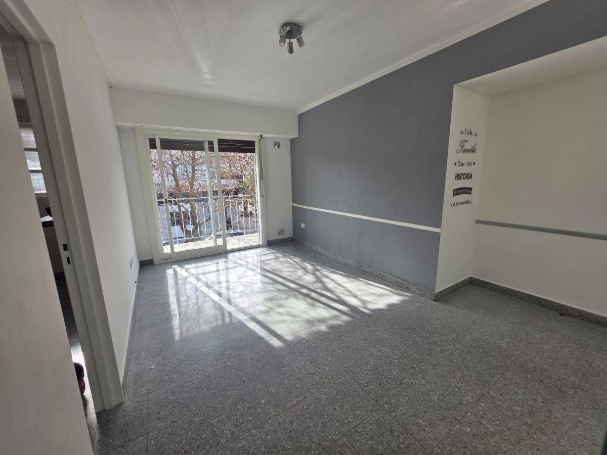 Virgilio 1600-Departamento 2 ambientes 45m2 al frente balcon