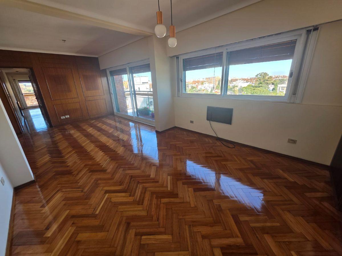 Foto de Pareja 4100-Semi piso 3 ambientes con cochera excelente ubicación, imagen 1