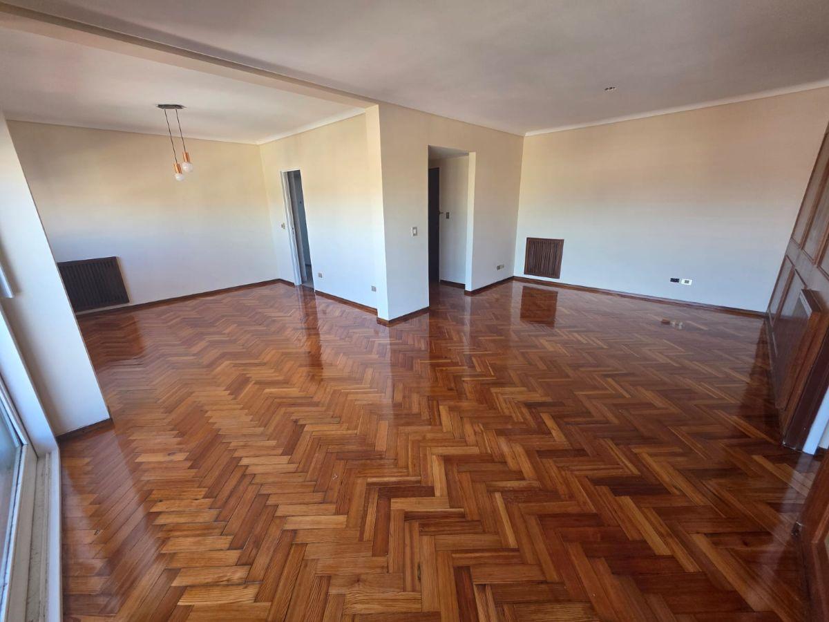 Foto de Pareja 4100-Semi piso 3 ambientes con cochera excelente ubicación, imagen 4