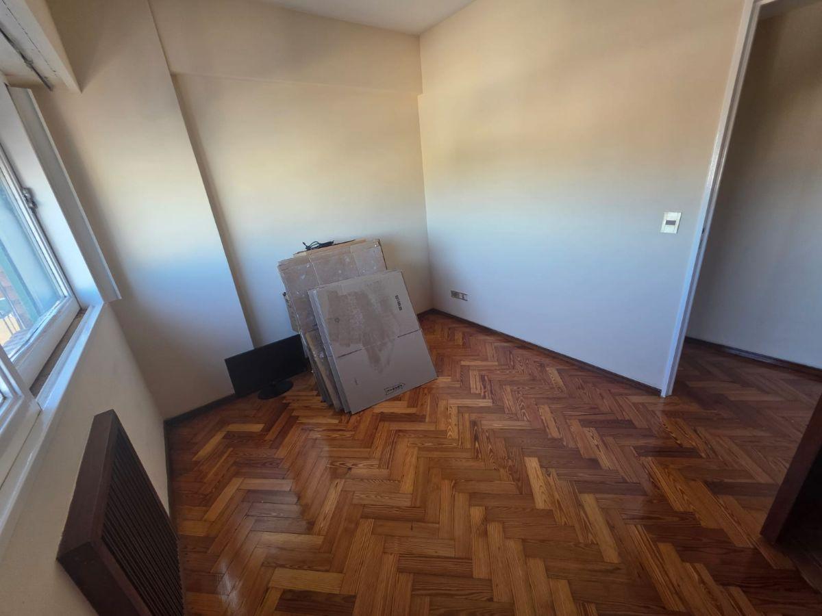 Foto de Pareja 4100-Semi piso 3 ambientes con cochera excelente ubicación, imagen 4