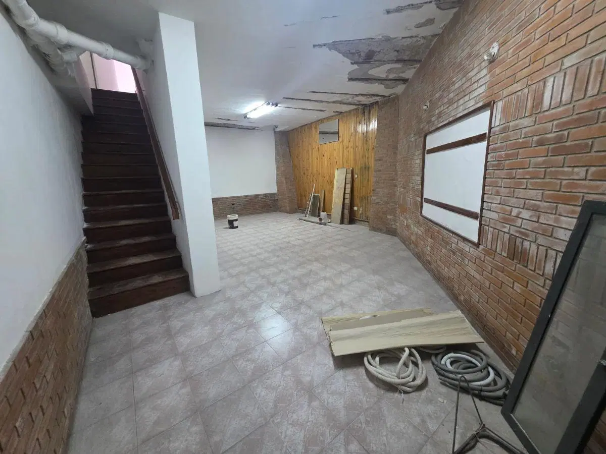 Juan agustin garcia 1700-local 90m2 totales con subsuelo a metros avenida 4