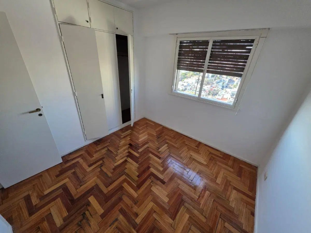 Fray cayetano rodriguez 800-Departamento 3 ambientes al frente balcon 70m2 gran cocina 3
