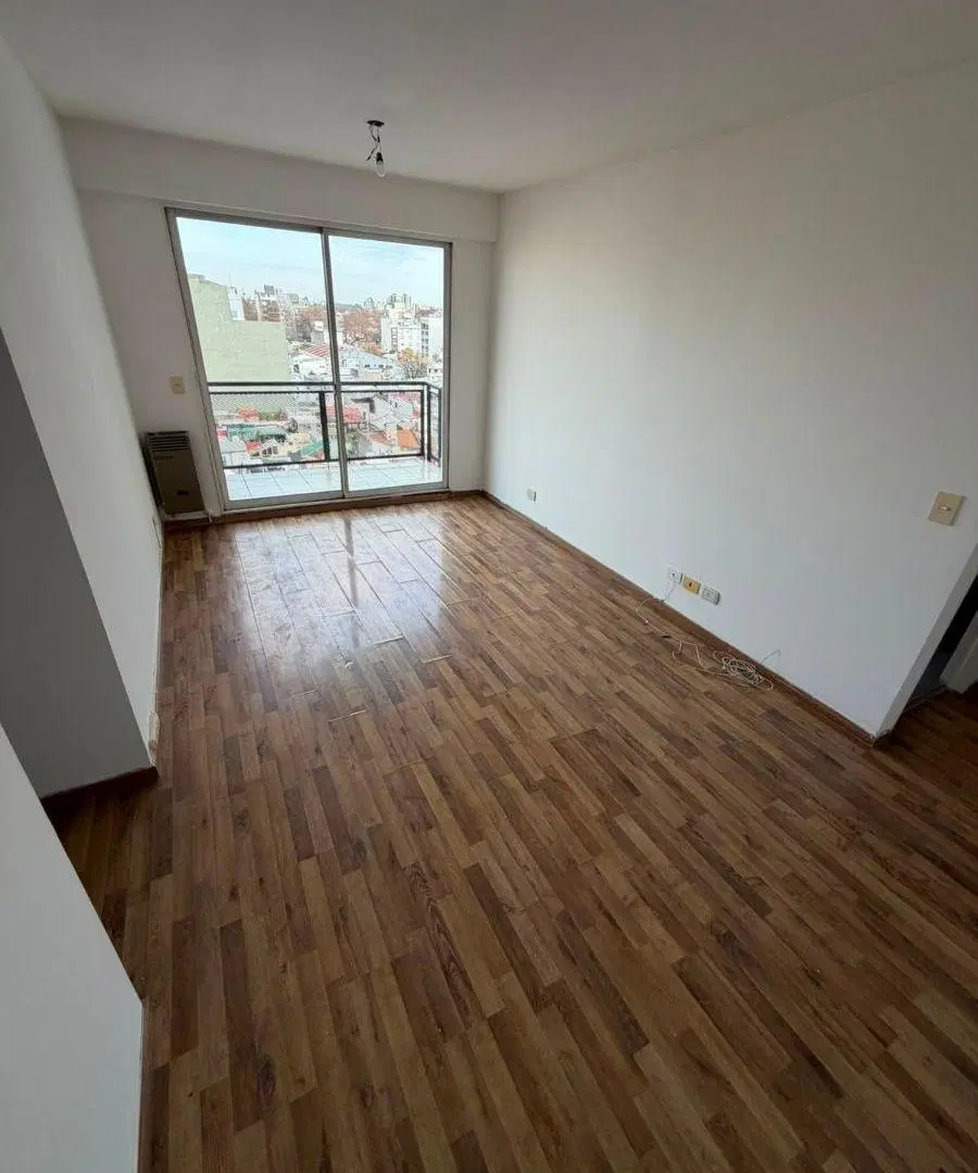 R. Escalada san martin 2700-Departamento 3 ambientes 57m2 con balcon vista abierta seguridad 1