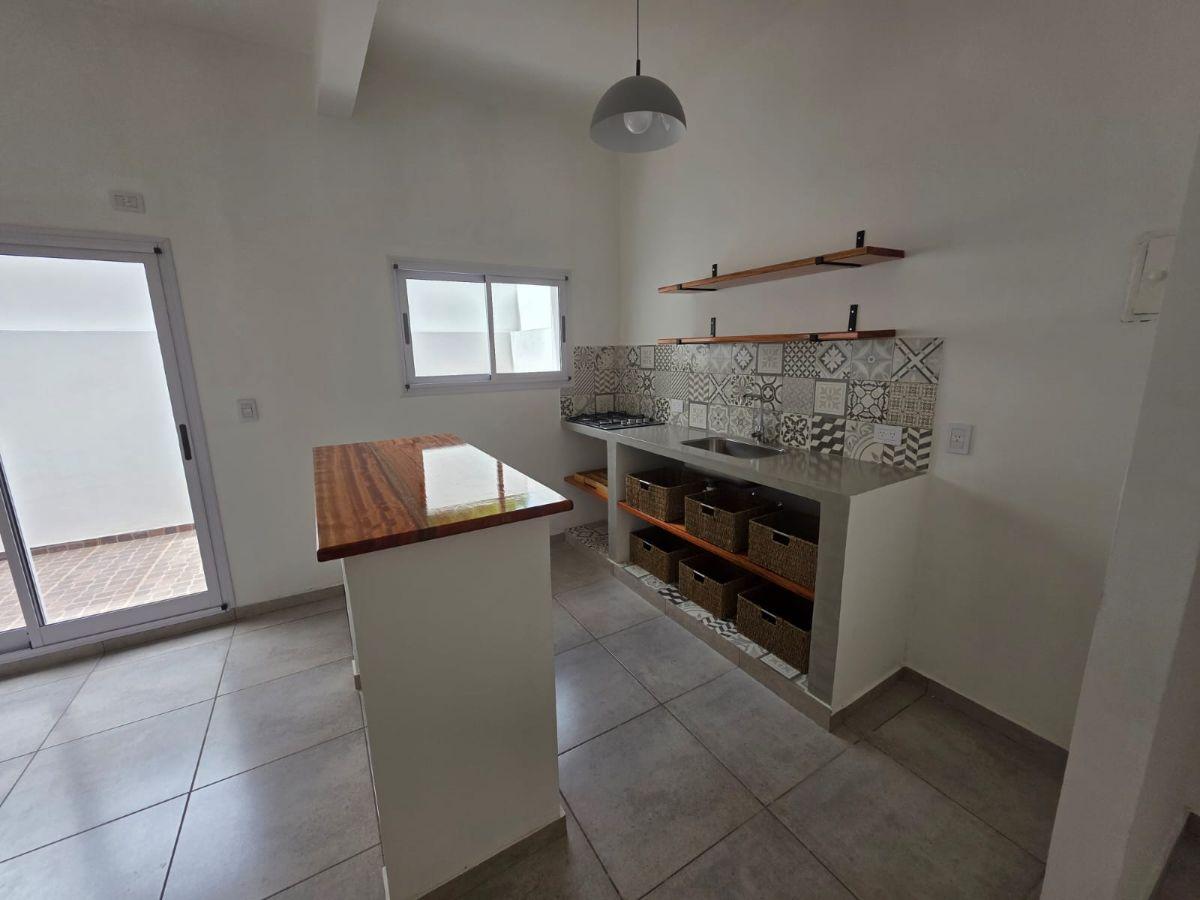 Foto de san blas 2600-Departamento 2 ambientes refaccionado con patio bajas, imagen 3