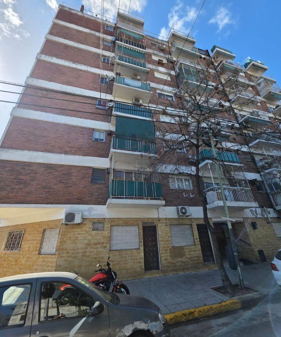 Foto de Sanchez de loria 700-Departamento 2 ambientes al frente balcon muy, imagen 2