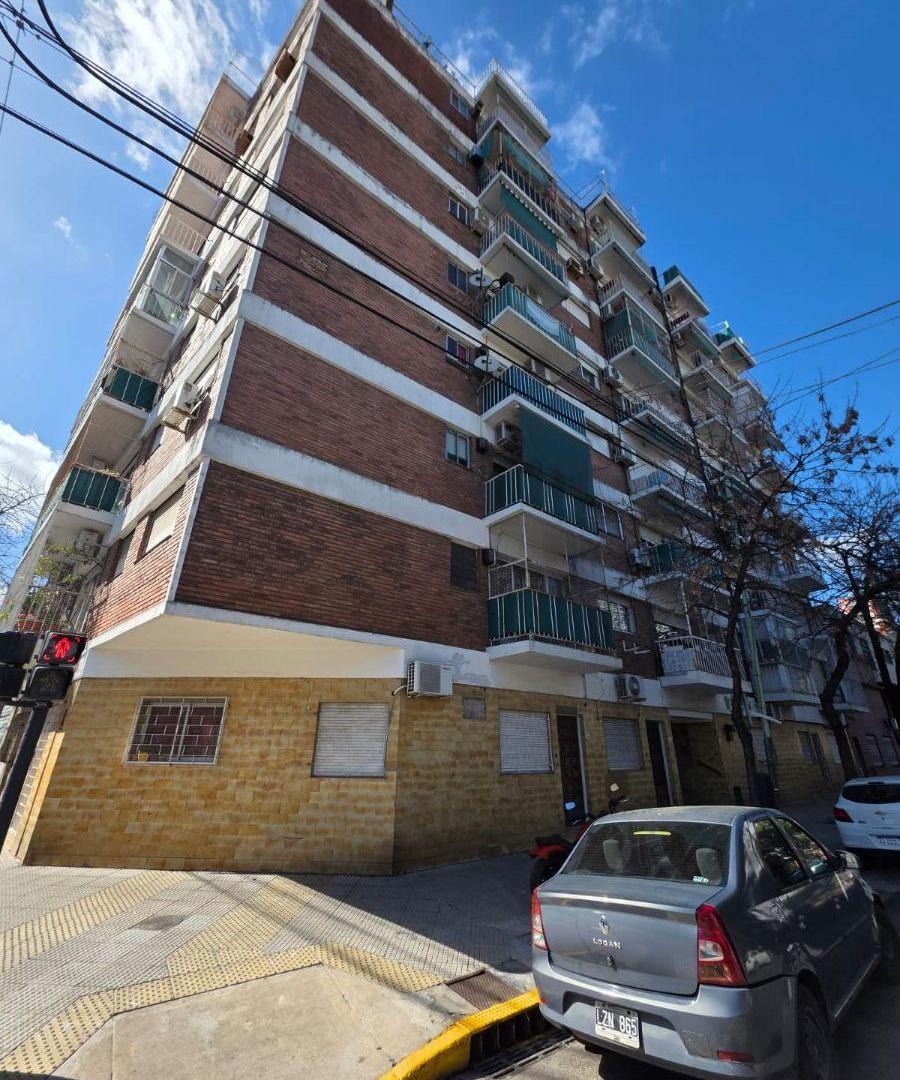 Foto de Sanchez de loria 700-Departamento 2 ambientes al frente balcon muy, imagen 3