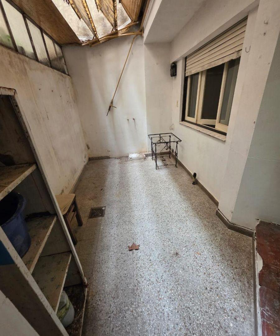 Foto de Arregui 3100-Departamentos 2 ambientes planta baja patio a refaccionar, imagen 1