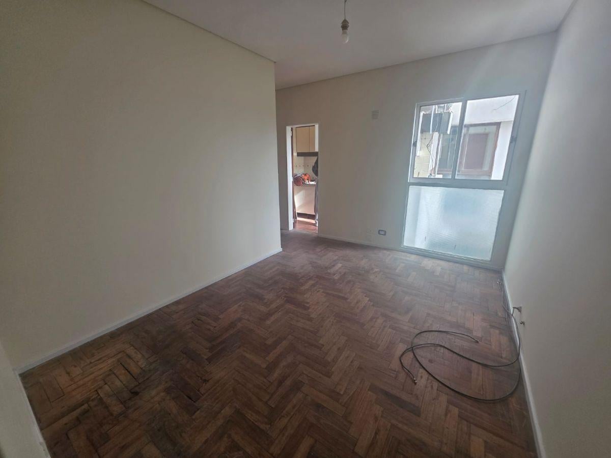 Foto de Nicasio oroño 1500-Departamento 2 ambientes lateral luminoso lavadero, imagen 4