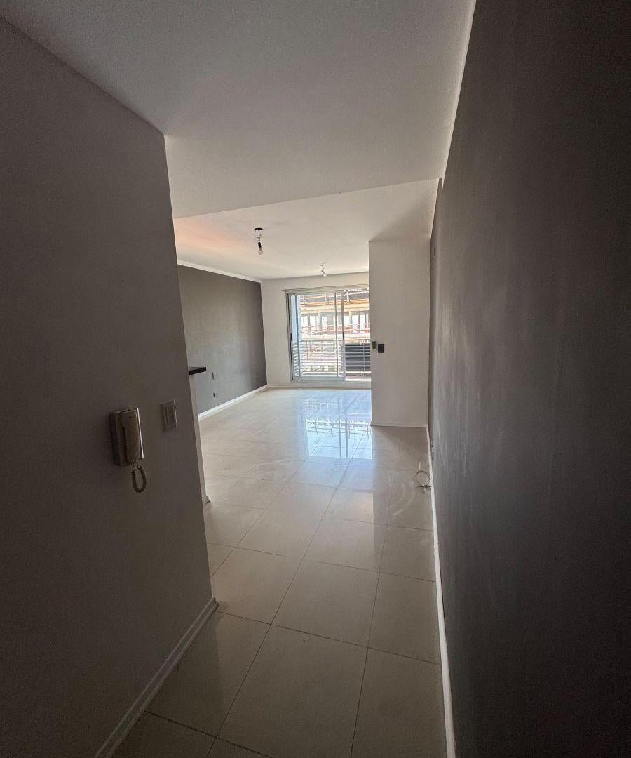 Foto de Alquiler- Departamento Monoambiente C/ Balcon al frente- Colegiales, imagen 5