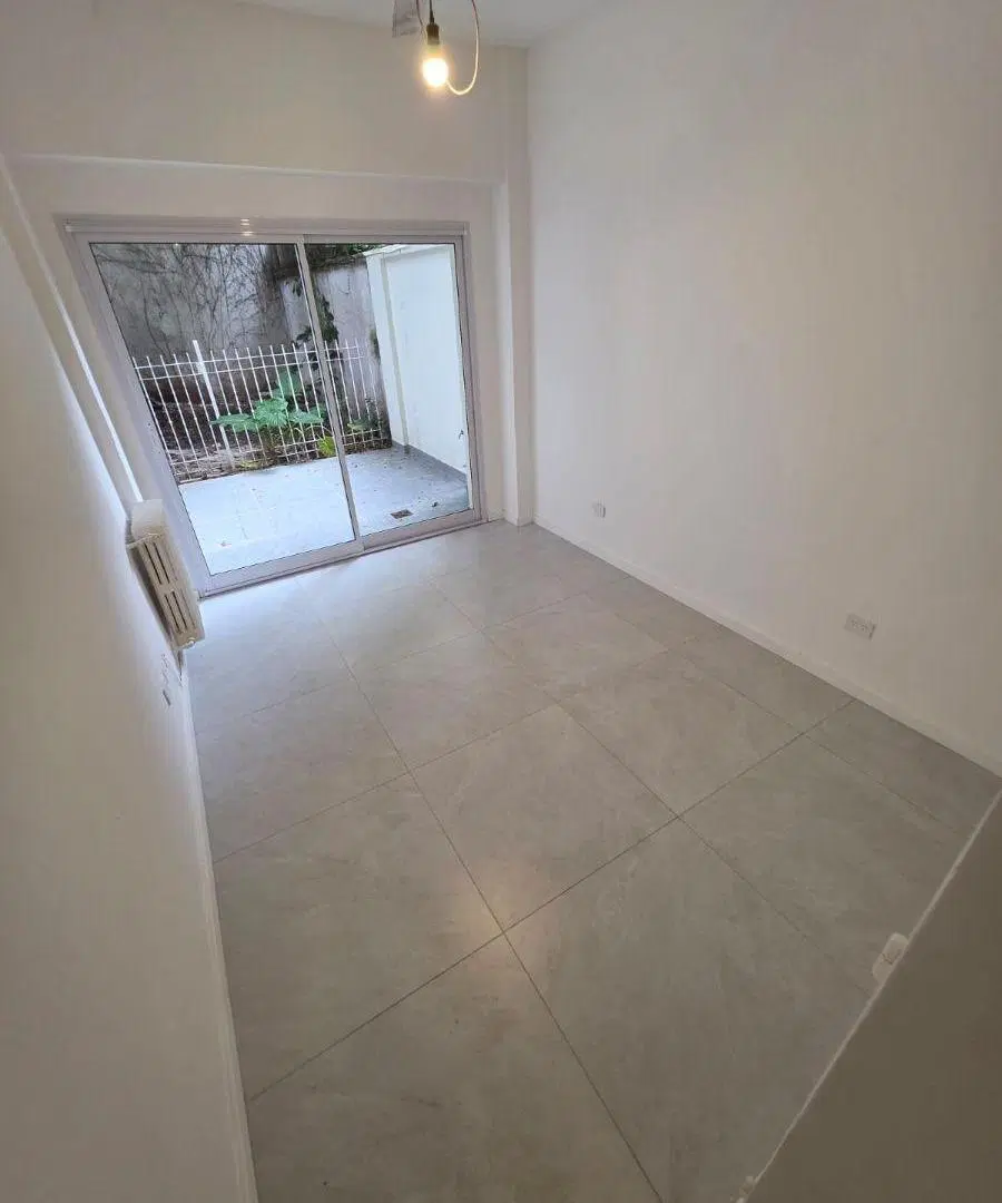 EXCELENTE DEPARTAMENTO 4 AMB. - PLANTA BAJA - 2 PATIOS - 2 BAÑOS - BAULERA - INMEJORABLE UBICACION 2