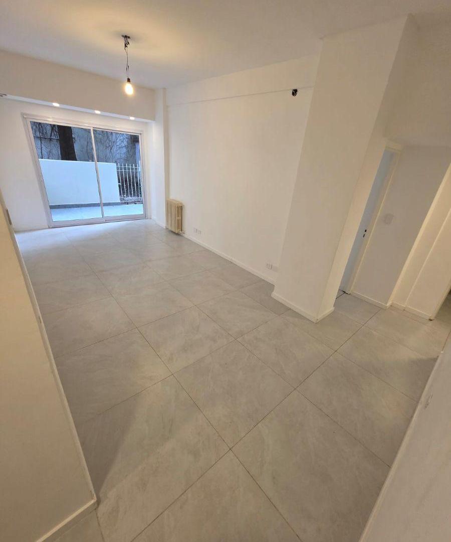 Foto de EXCELENTE DEPARTAMENTO 4 AMB. - PLANTA BAJA - 2 PATIOS - 2 BAÑOS, imagen 2