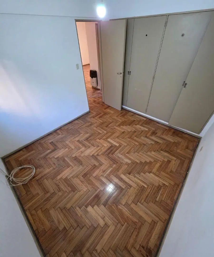 3 AMBIENTES INTERNO, LUMINOSO , AMPLIA COCINA, LAVADERO INDEPENDIENTE , ZONA PLAZA IRLANDA 3