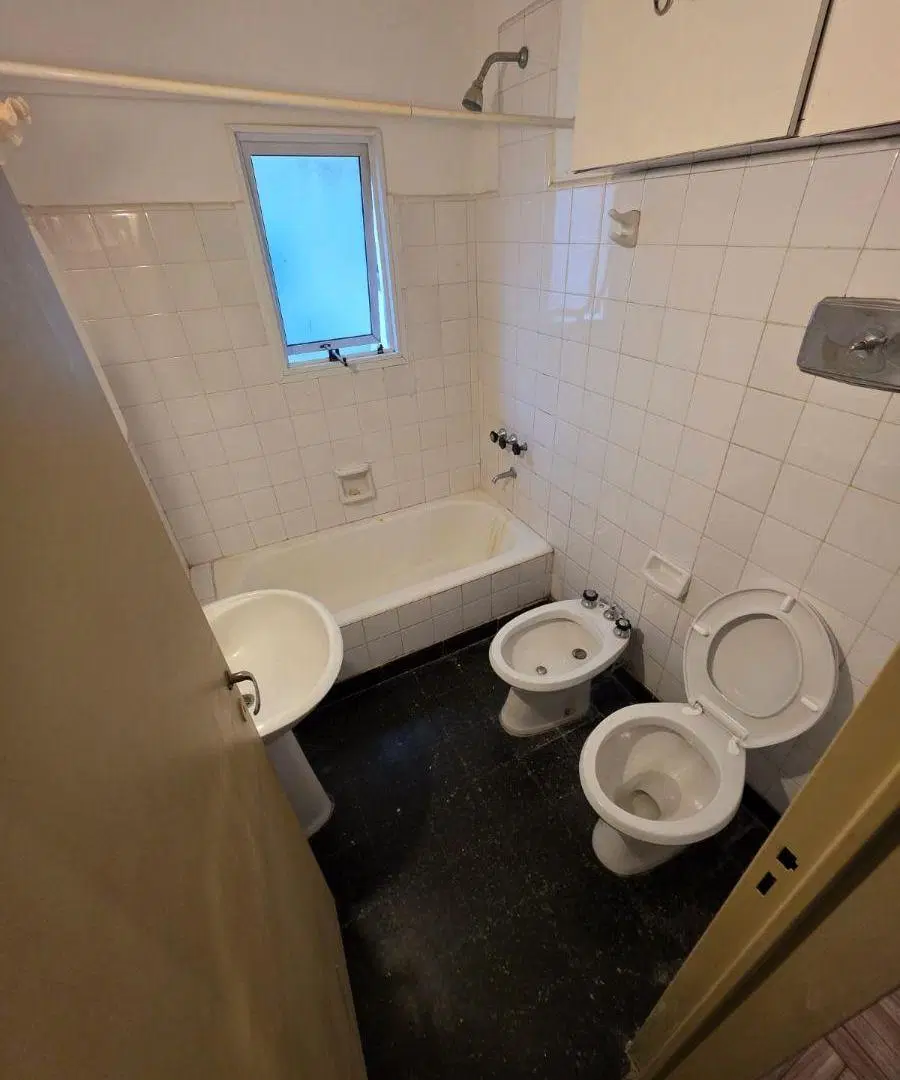 3 AMBIENTES INTERNO, LUMINOSO , AMPLIA COCINA, LAVADERO INDEPENDIENTE , ZONA PLAZA IRLANDA 5