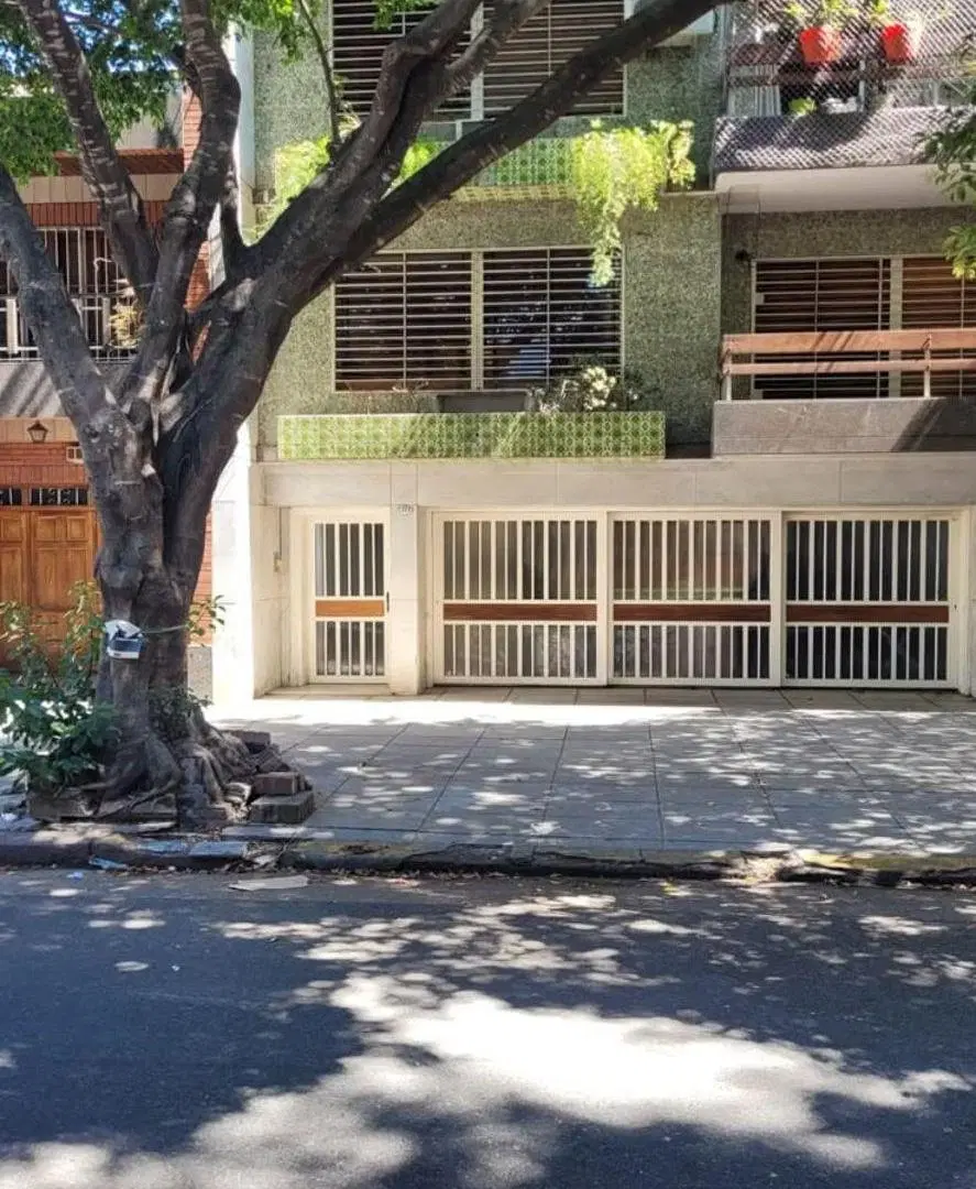 MUY BUEN PH 4 AMB. 2DO PISO POR ESCALERA - GRAN PARQUE COMUN CON QUINCHO Y PARRILLA - MUY LUMINOSO 2