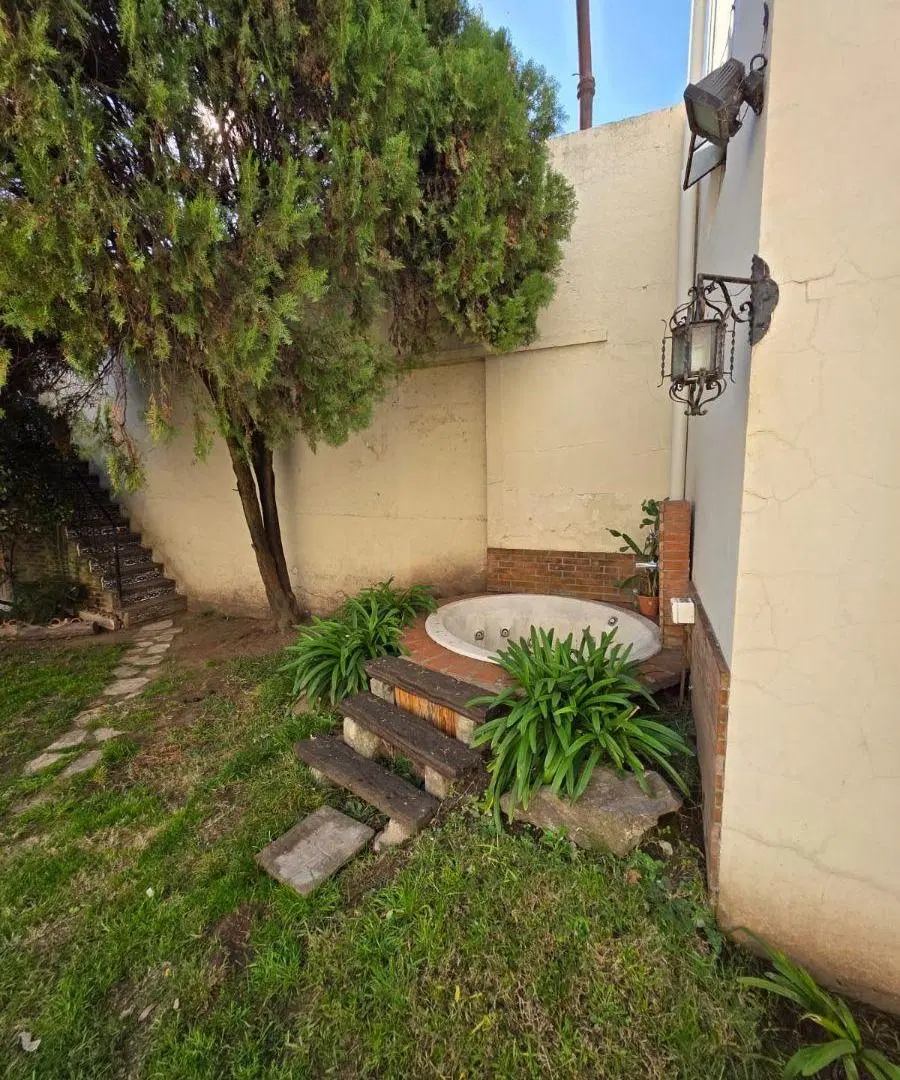 MUY BUEN PH 4 AMB. 2DO PISO POR ESCALERA - GRAN PARQUE COMUN CON QUINCHO Y PARRILLA - MUY LUMINOSO 4