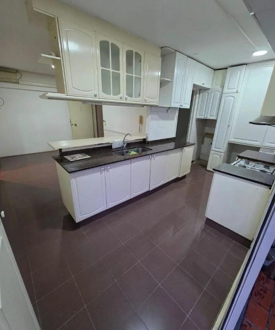 GRAN DEPARTAMENTO 2 AMB. CON DEPENDENCIA - AL CONTRAFRENTE - AMPLIA COCINA - BALCON 4