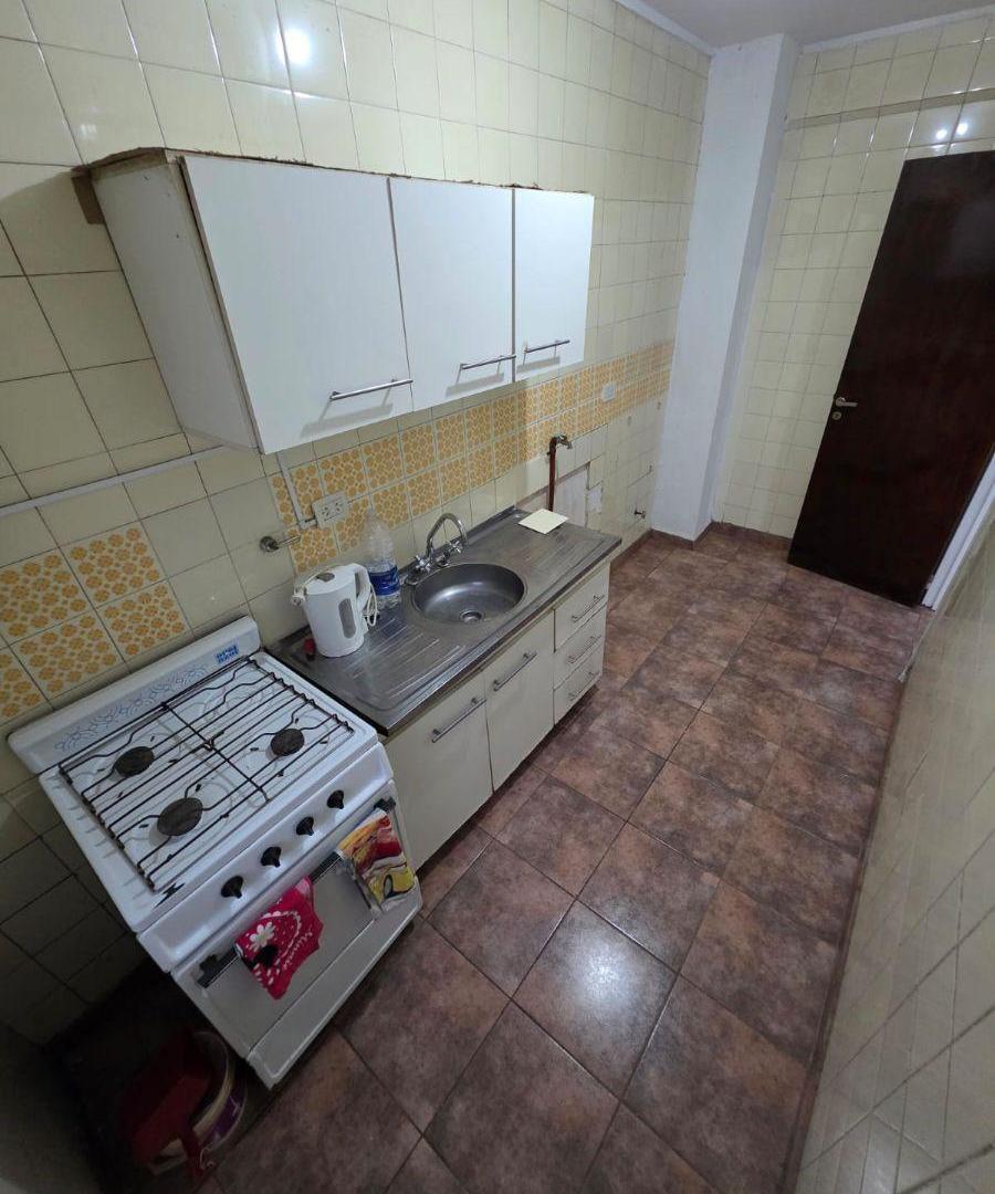 Foto de 2 AMBIENTES - BAJAS EXPENSAS -LUMINOSO - COCINA INDEPENDIENTE - SOBRE, imagen 5