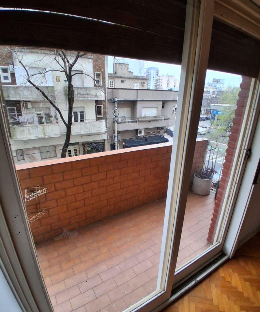 Foto de 2 AMBIENTES - FRENTE - BALCÓN - COCINA SEPARADA - LAVADERO, imagen 4