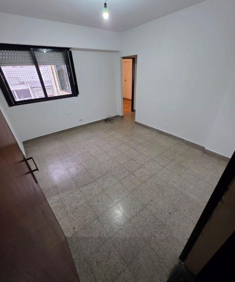 Foto de DOS AMBIENTES - LATERAL - MUY LUMINOSO - BAJAS EXPENSAS - LAVADERO EN, imagen 5