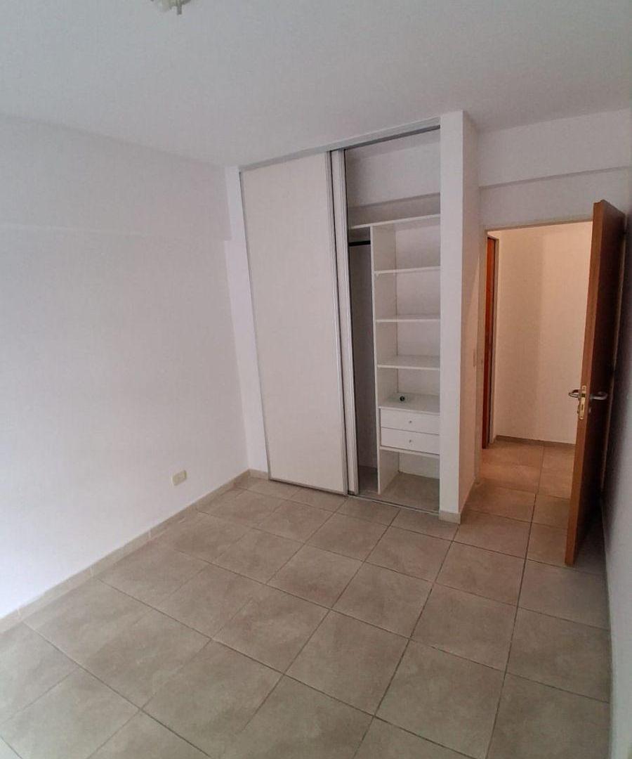 Foto de EXCELENTE 3 AMB AL FRENTE CON BALCÓN, PATIO COCHERA CUBIERTA, COCINA, imagen 3