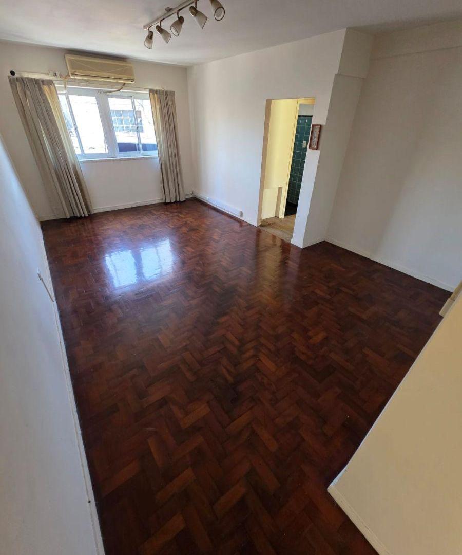 Foto de AMPLIO DEPARTAMENTO 3 AMB. - 2DO PISO POR ESCALERA - AL FRENTE - MUY, imagen 2