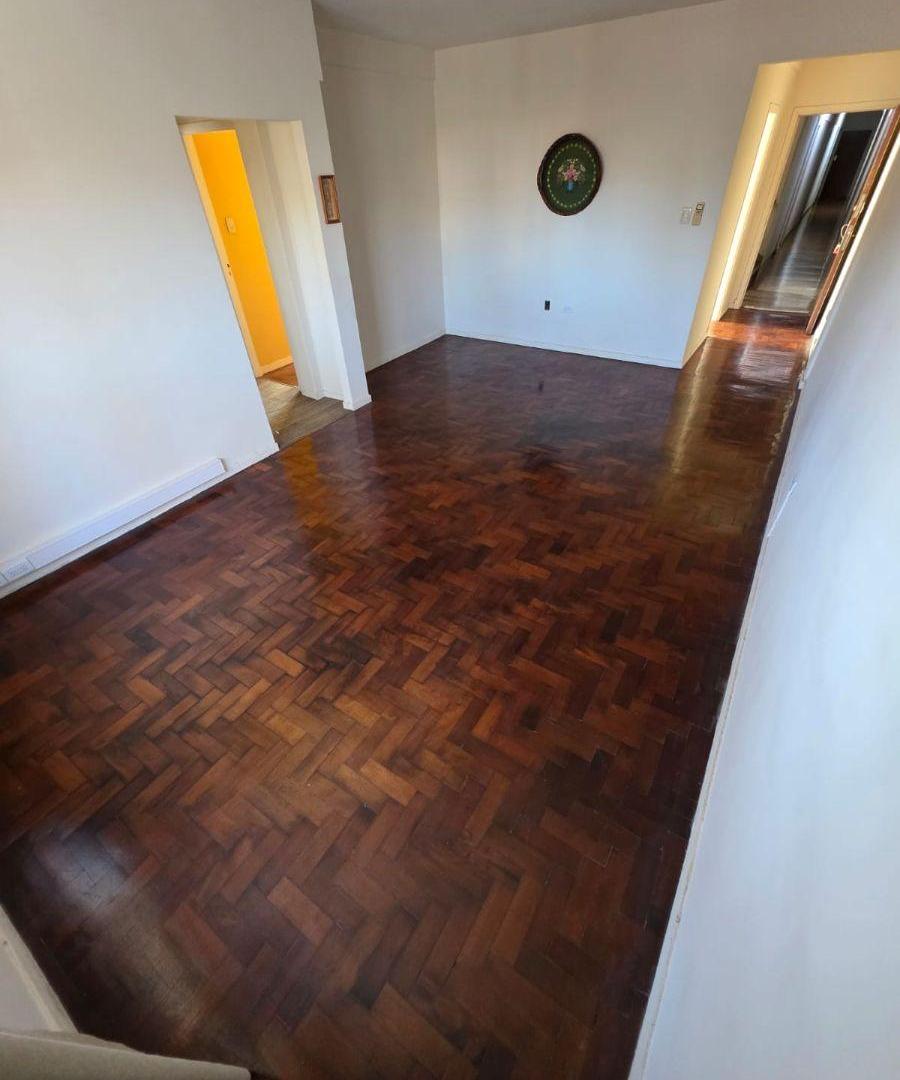 Foto de AMPLIO DEPARTAMENTO 3 AMB. - 2DO PISO POR ESCALERA - AL FRENTE - MUY, imagen 5