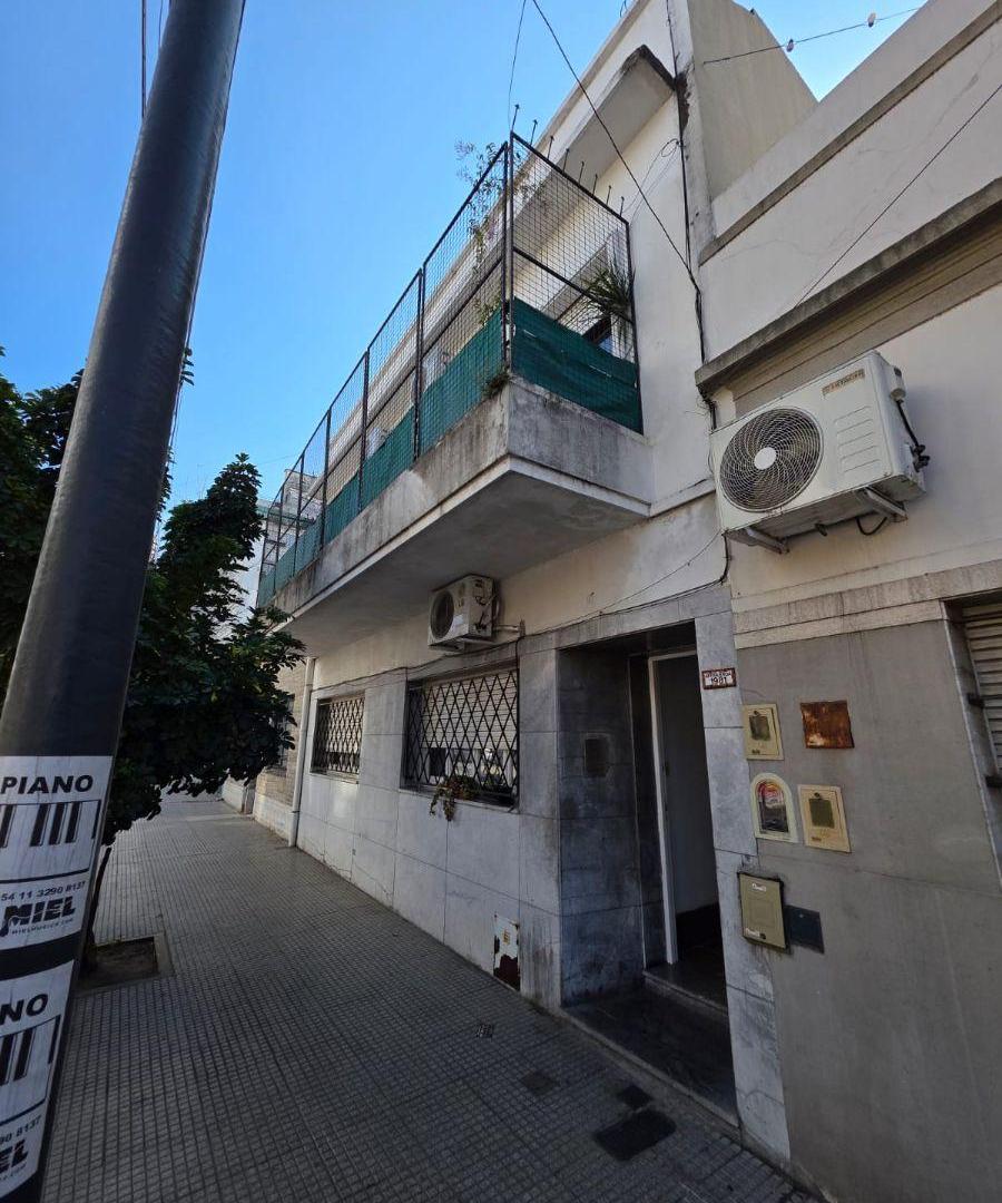 Foto de PH 3 AMB CONTRAFRENTE - PLANTA BAJA CON DOS PATIOS, PARRILLA, LUMINOSO, imagen 2