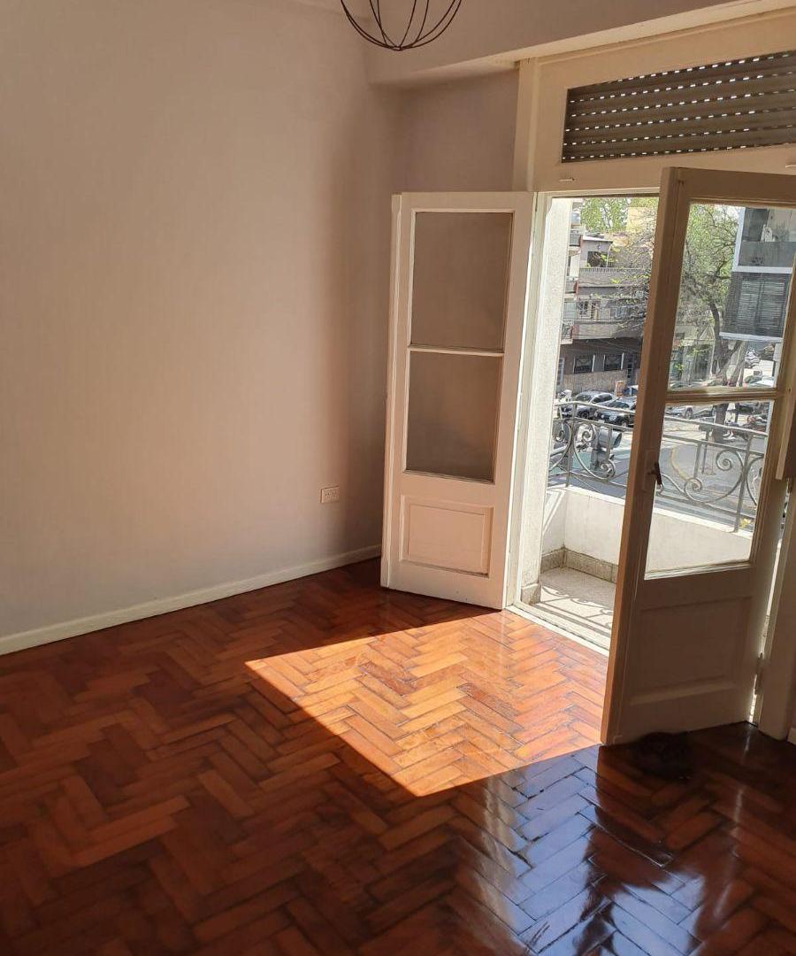 Foto de 3 AMBIENTES - APTO PROFESIONAL - FRENTE - BALCON - 2° PISO x ESCALERA, imagen 3