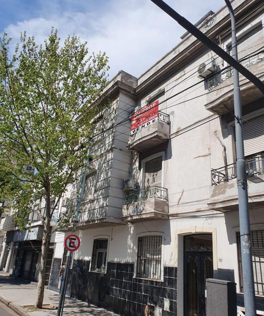 Foto de 3 AMBIENTES - APTO PROFESIONAL - FRENTE - BALCON - 2° PISO x ESCALERA, imagen 1