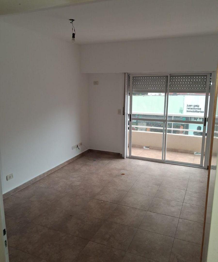 Foto de 2 AMB, FRENTE, BALCÓN, MUY LUMINOSO, EXPENSAS $140.000 INCLUYE ABL Y, imagen 2