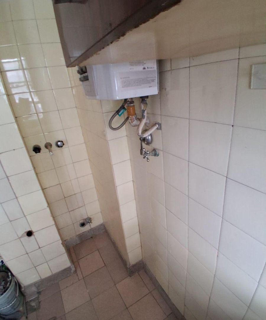 Foto de 2 AMBIENTES, EXCELENTE UBICACIÓN, LATERAL MUY LUMINOSO, A 100 MTS AV, imagen 5