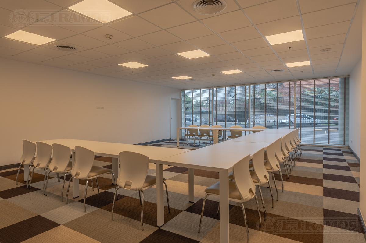 Foto de Alquiler de oficina de 2.600 m2 en Olivos, imagen 2