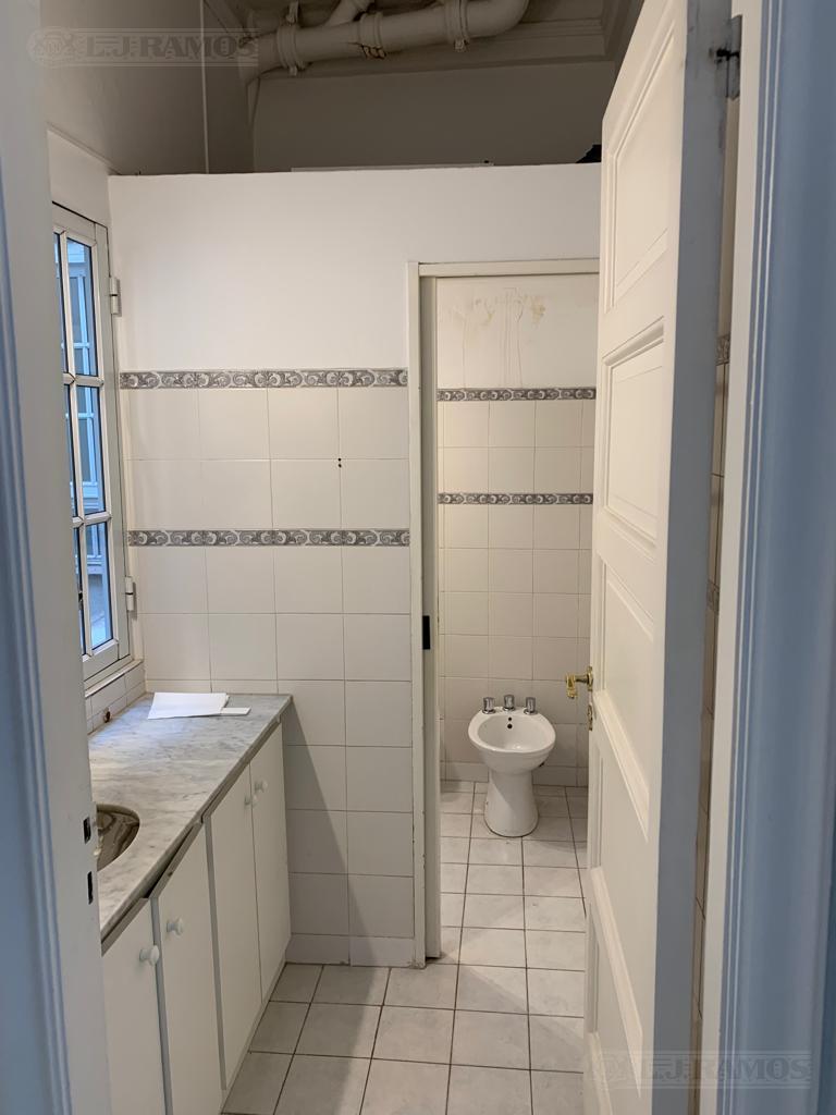Edificio de Oficinas Para Reciclar Para Viviendas 4