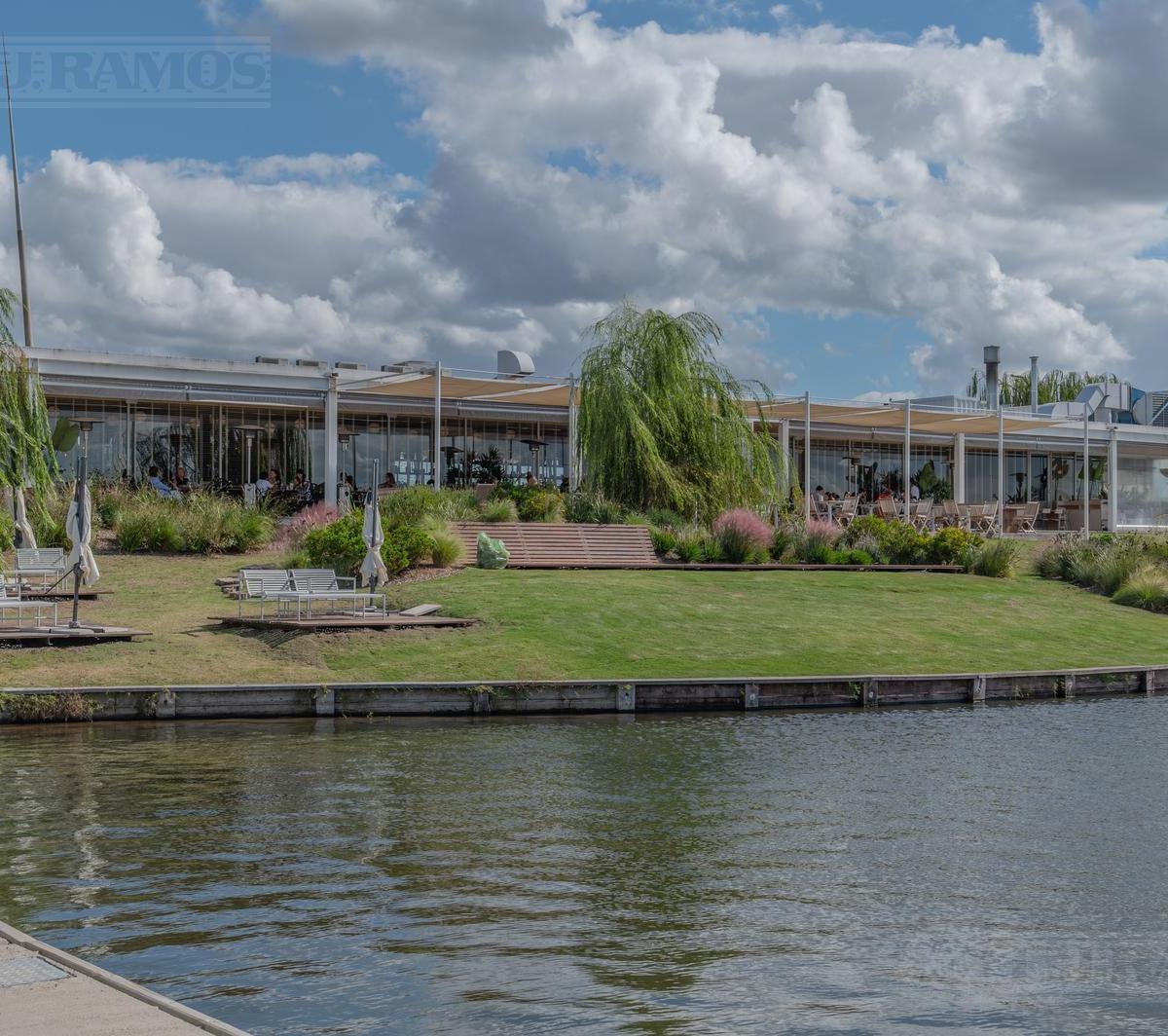 Casa Al Lago en Venta, Barrio Costas - Puertos Escobar 2