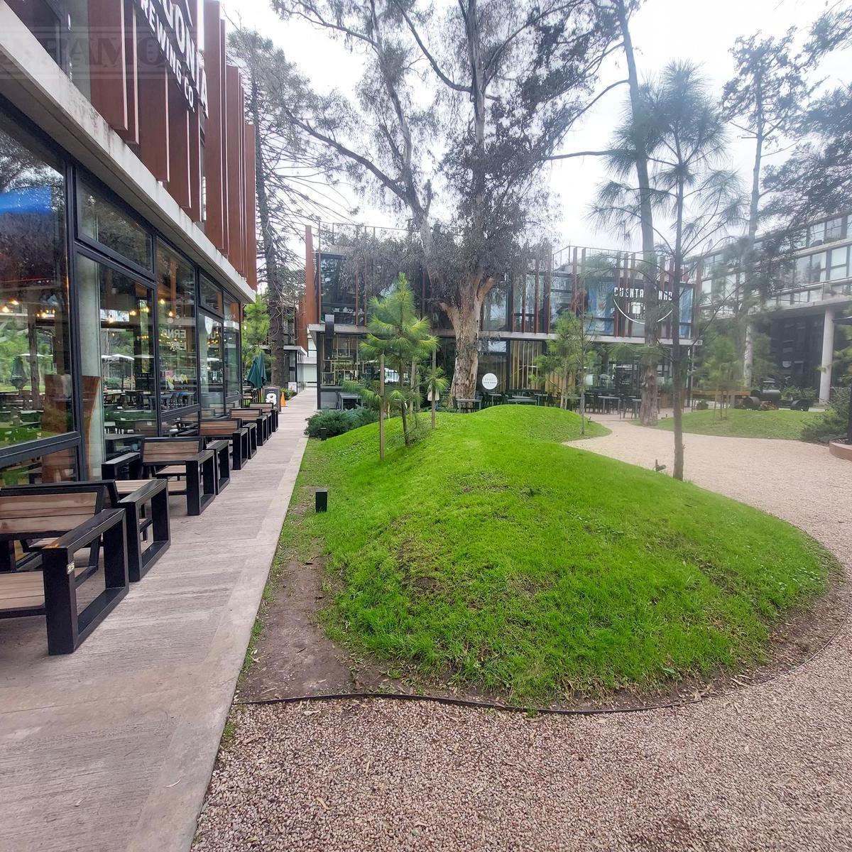 Local en Parque Leloir