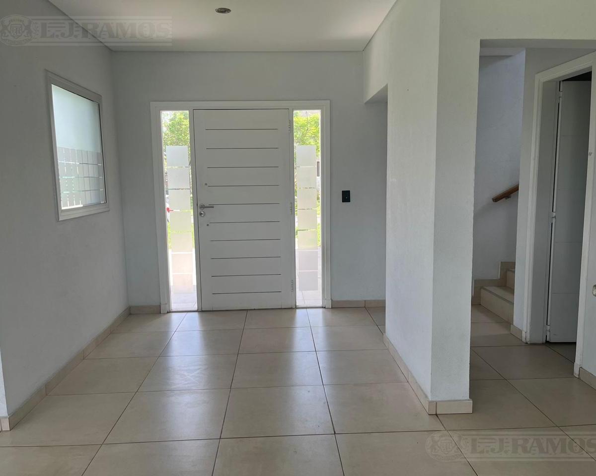 Casa en el Barrio Vistas Puertos ESCOBAR