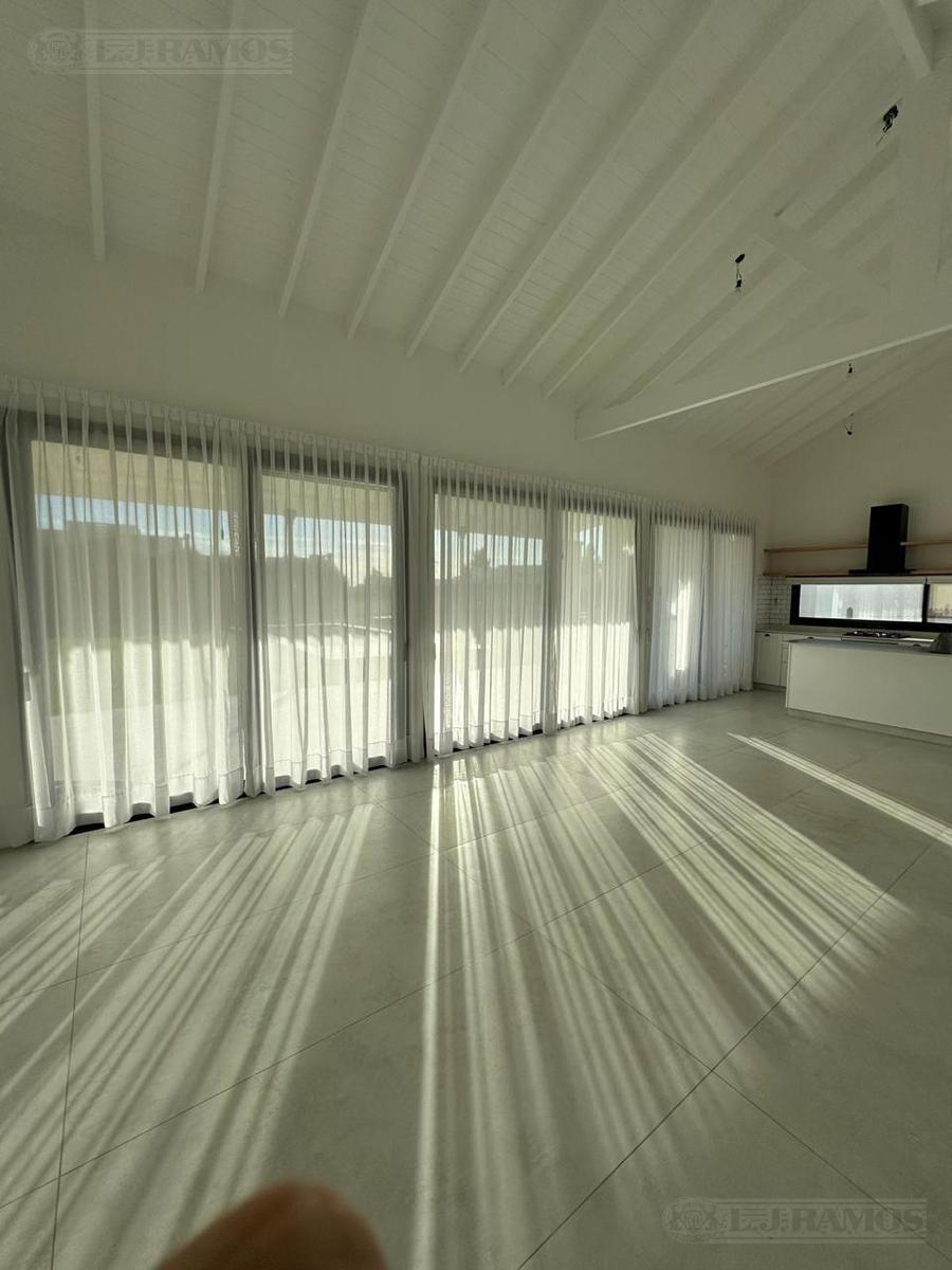 Foto de Casa en VENTA CON RENTA San Sebastián MB, imagen 2