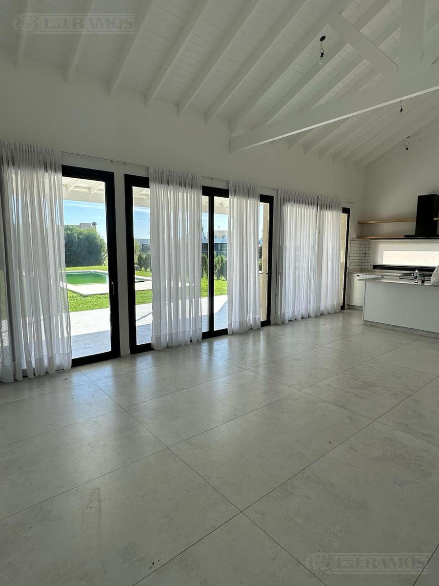 Foto de Casa en VENTA CON RENTA San Sebastián MB, imagen 3