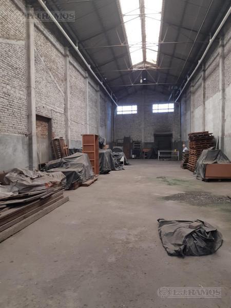 Depósito en Venta en Avellaneda 4