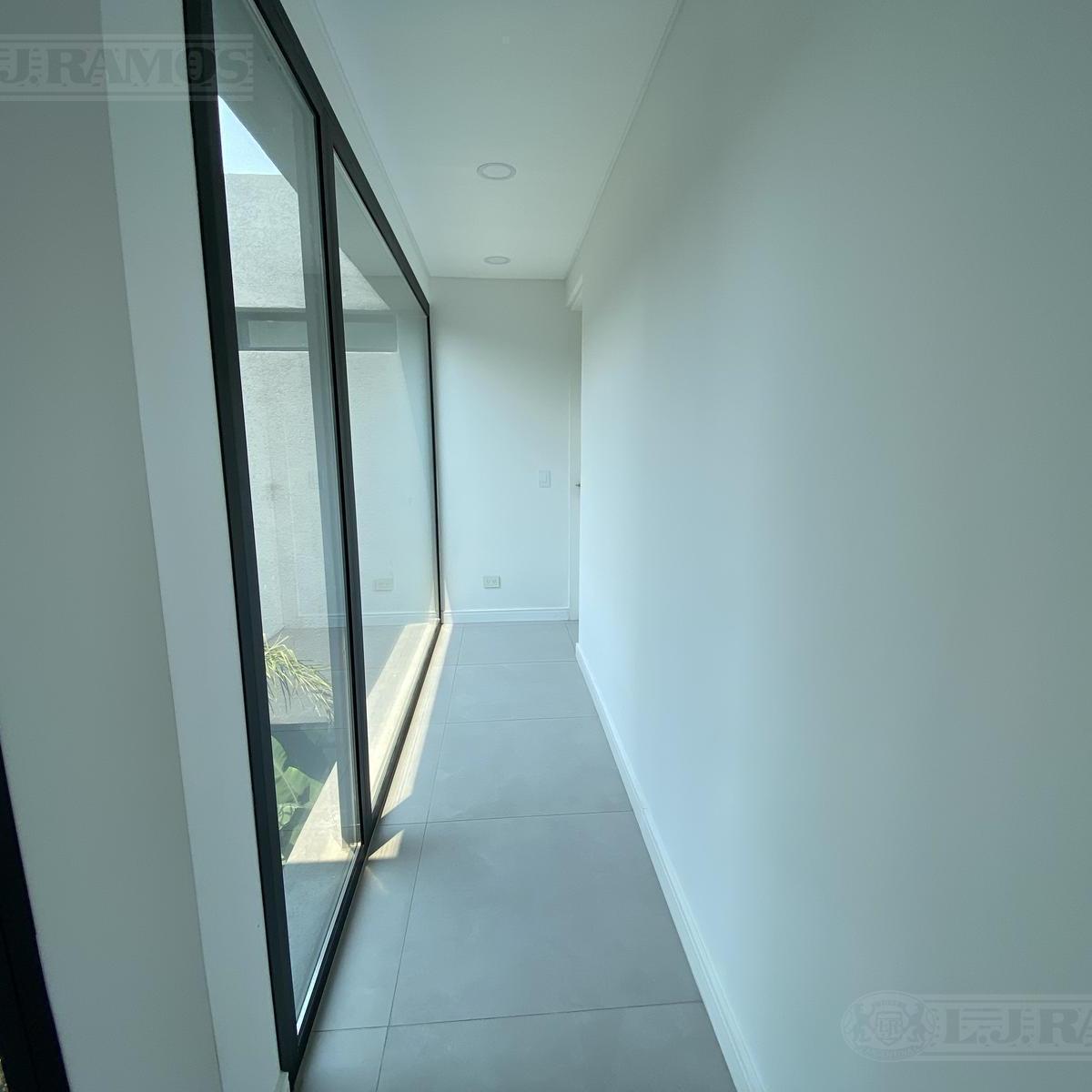 Excelente Casa Premium Canton Islas a La Laguna 850k con Piscina 1